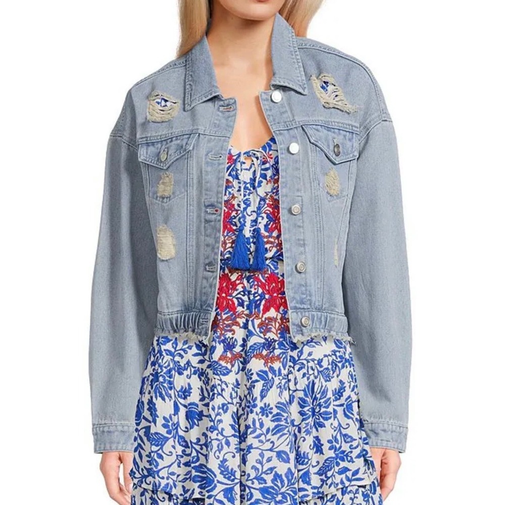 NWT Chelsea & Violet Distressed Cropped Denim Jacket Light Wash Elastic Back
